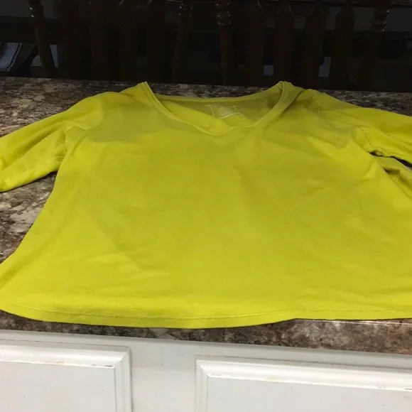 Women's Lime Green V-Neck Top - Picture 4 of 4